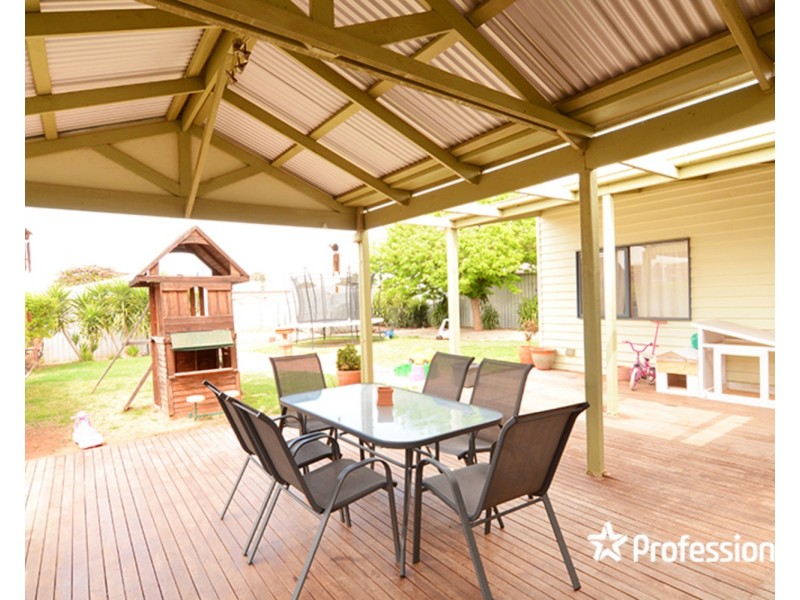 8 Sarnia Avenue, Mildura VIC 3500