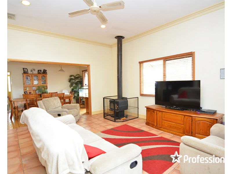 8 Sarnia Avenue, Mildura VIC 3500