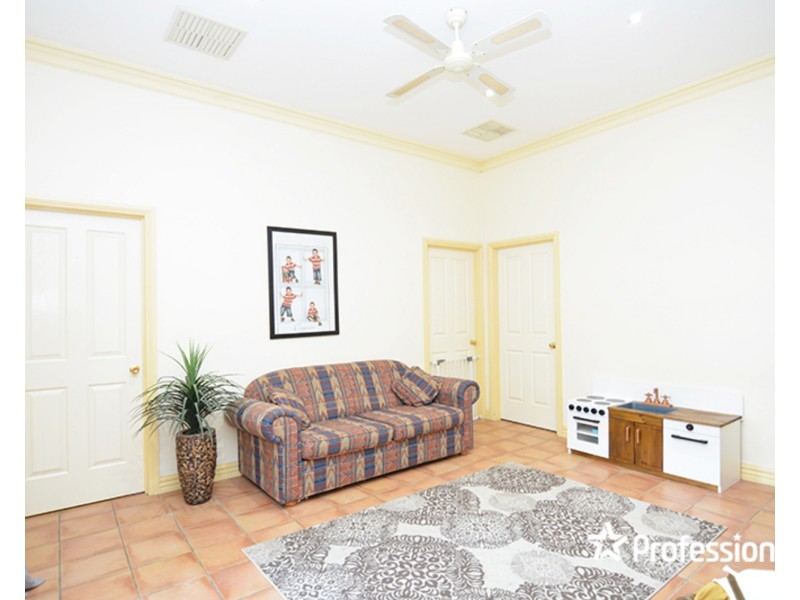 8 Sarnia Avenue, Mildura VIC 3500