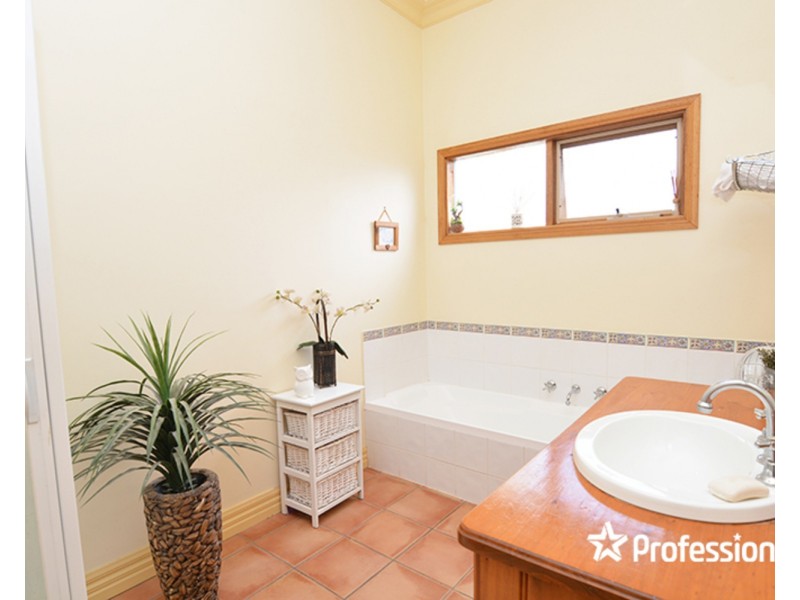 8 Sarnia Avenue, Mildura VIC 3500