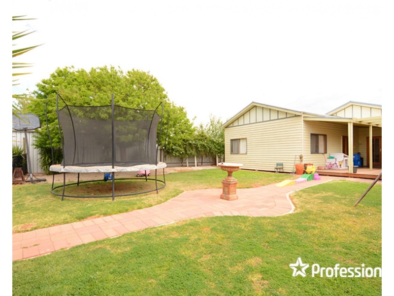 8 Sarnia Avenue, Mildura VIC 3500