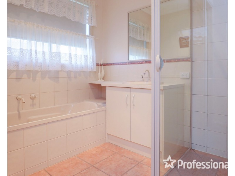 8 Raymond Court, Mildura VIC 3500