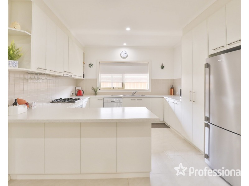 6 Robert Court, Gol Gol NSW 2738