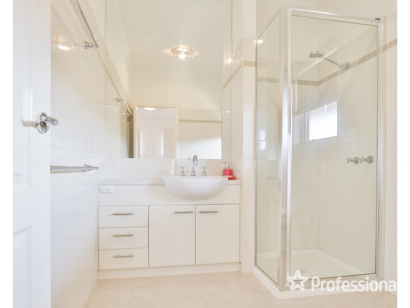 6 Robert Court, Gol Gol NSW 2738