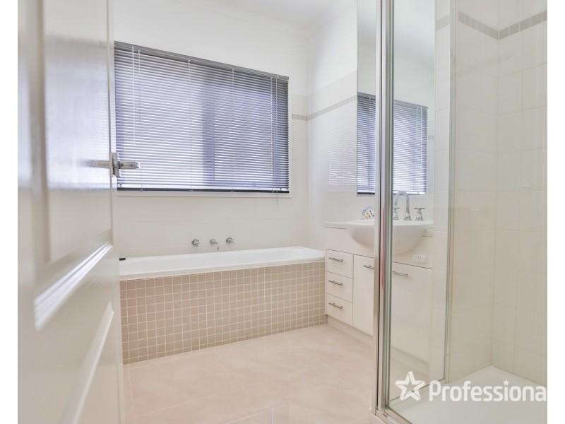 6 Robert Court, Gol Gol NSW 2738