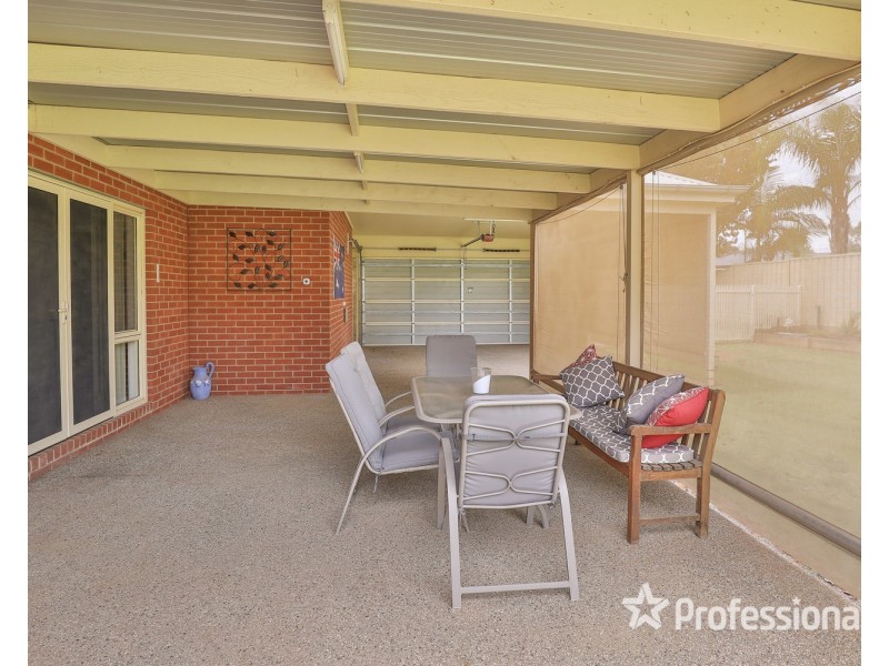 6 Robert Court, Gol Gol NSW 2738