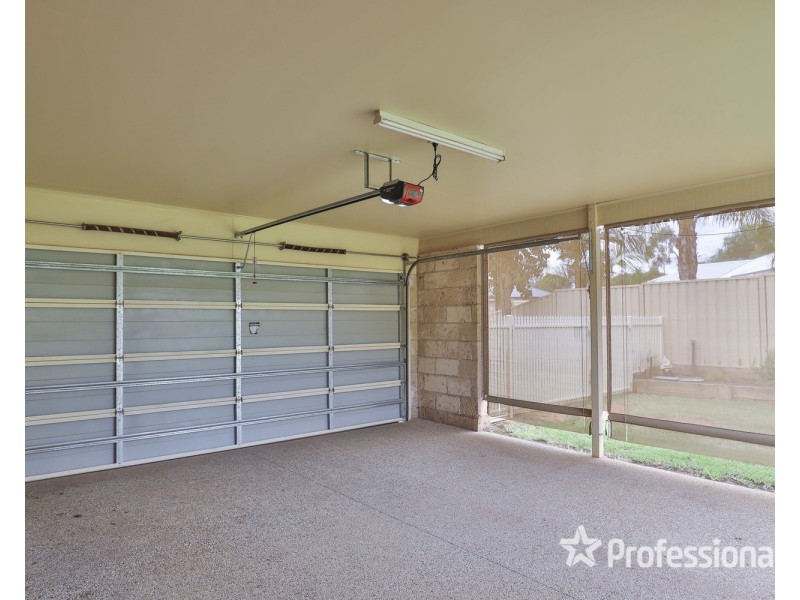 6 Robert Court, Gol Gol NSW 2738