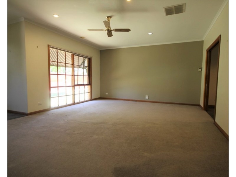 64 Riverside Avenue, Mildura VIC 3500