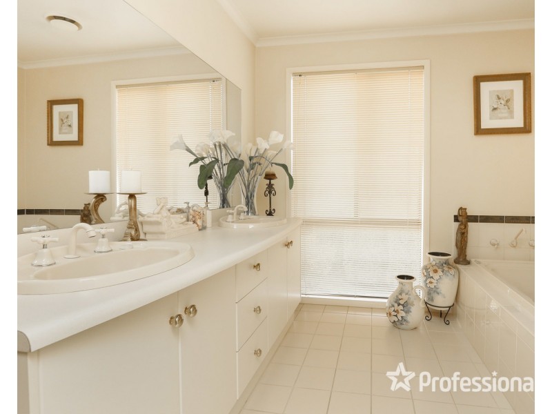 1 Riverview Rise, Gol Gol NSW 2738