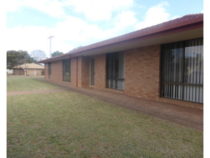 8 Hampton Court, Red Cliffs VIC 3496