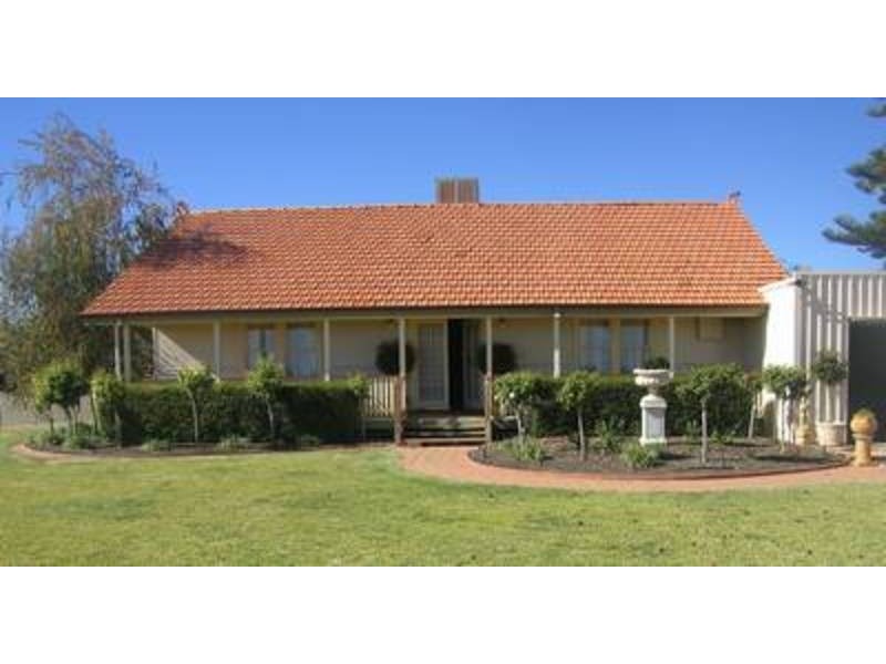 984 Benetook Avenue, Mildura South VIC 3501