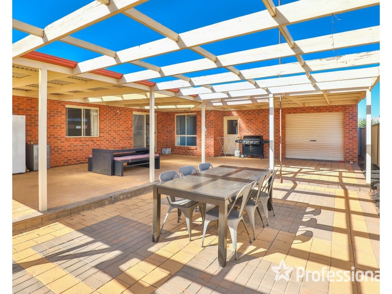 4 Fiona Drive, Gol Gol NSW 2738