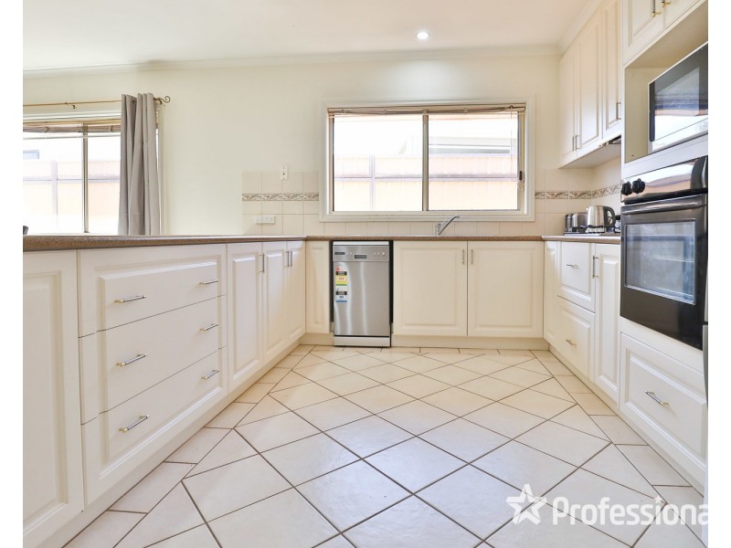 4 Fiona Drive, Gol Gol NSW 2738