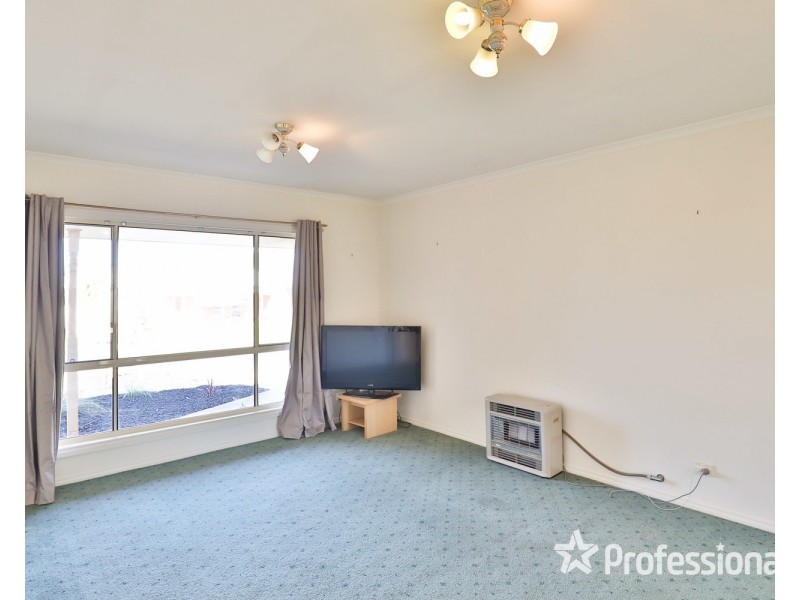 4 Fiona Drive, Gol Gol NSW 2738