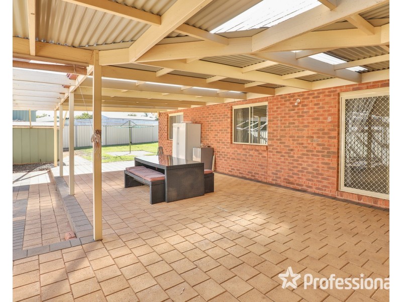 4 Fiona Drive, Gol Gol NSW 2738