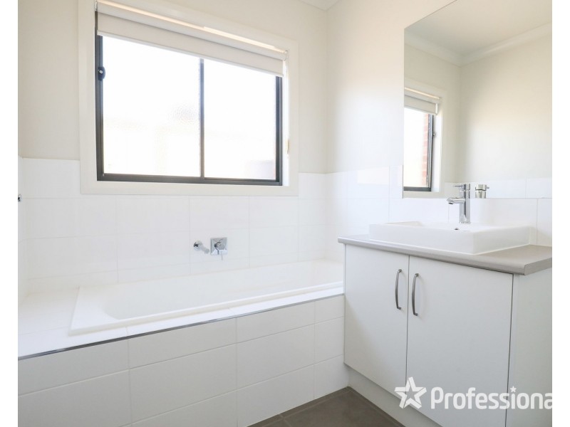 18 Davlin Drive, Mildura VIC 3500