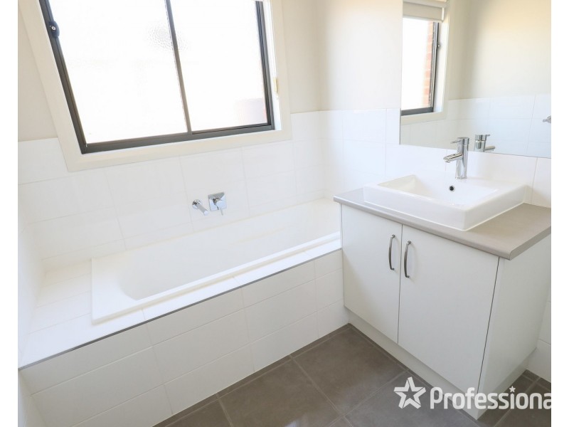 18 Davlin Drive, Mildura VIC 3500