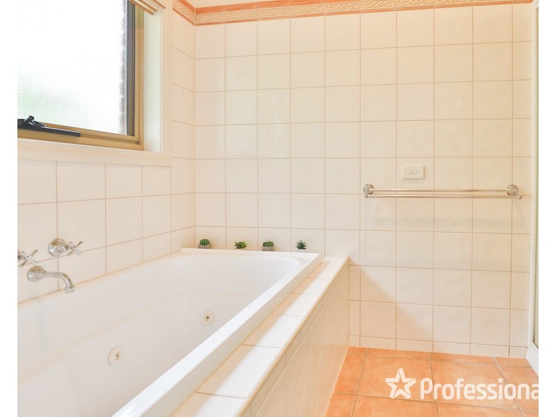 18 Cambridge Terrace, Mildura VIC 3500