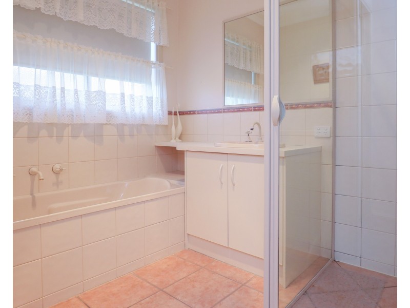 8 Raymond Court, Mildura VIC 3500