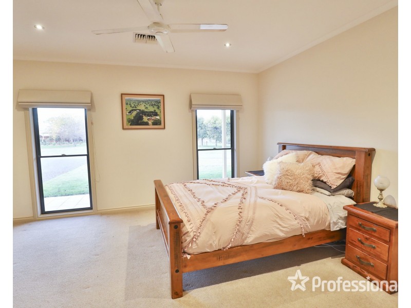 22 The Cobb & Co Way, Gol Gol NSW 2738