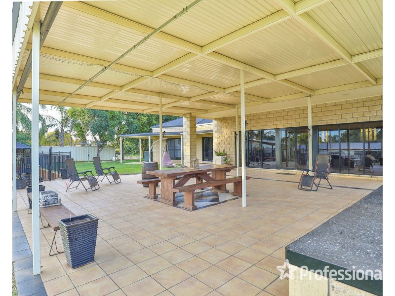 22 The Cobb & Co Way, Gol Gol NSW 2738