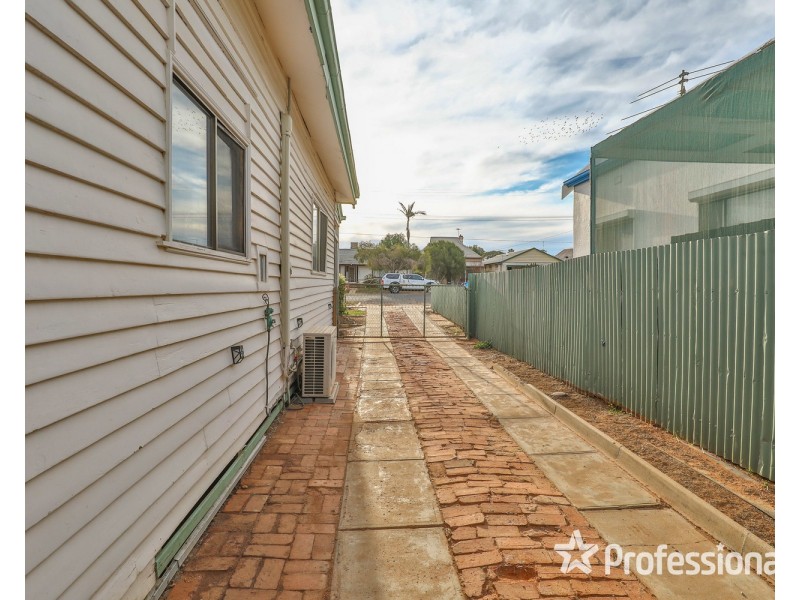 112 Magnolia Avenue, Mildura VIC 3500