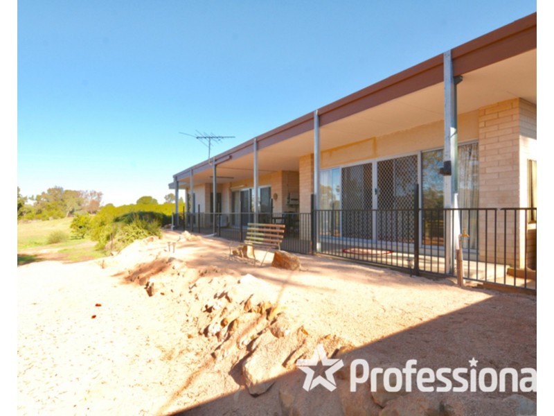 3150 Kulkyne Way, Colignan VIC 3494