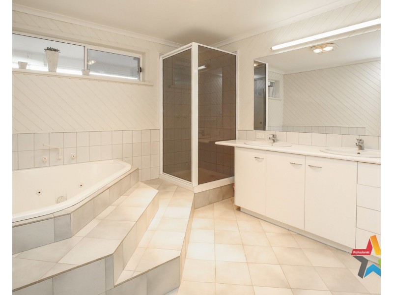 26 & 62 Sculthorpe Road, Nangiloc VIC 3494