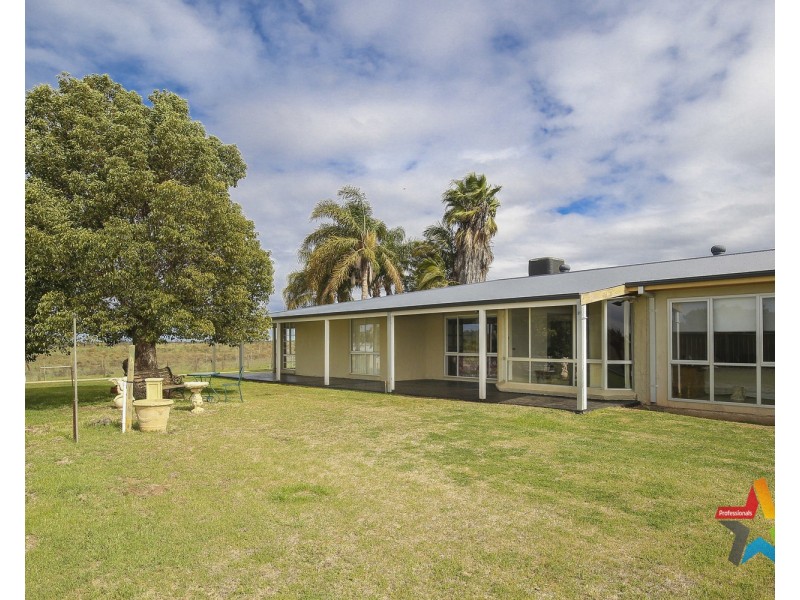 26 & 62 Sculthorpe Road, Nangiloc VIC 3494