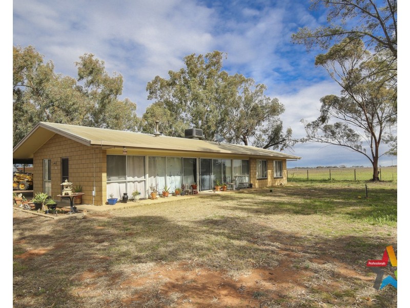 26 & 62 Sculthorpe Road, Nangiloc VIC 3494