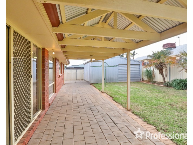 24 Wood Street, Gol Gol NSW 2738