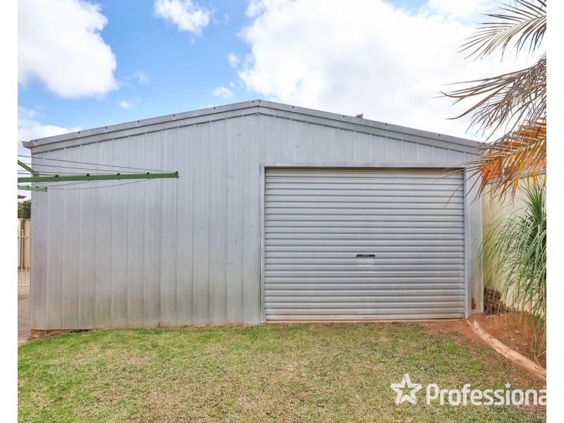 24 Wood Street, Gol Gol NSW 2738