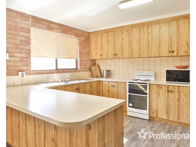 8 Hampton Court, Red Cliffs VIC 3496