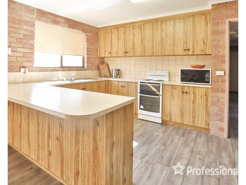 8 Hampton Court, Red Cliffs VIC 3496