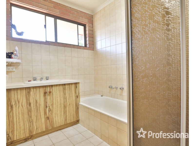 8 Hampton Court, Red Cliffs VIC 3496