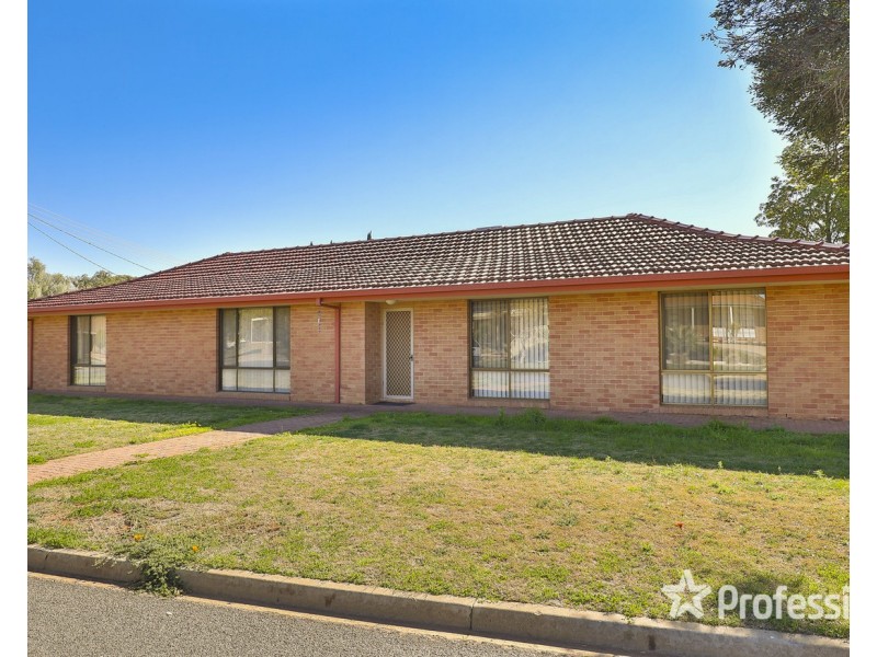 8 Hampton Court, Red Cliffs VIC 3496