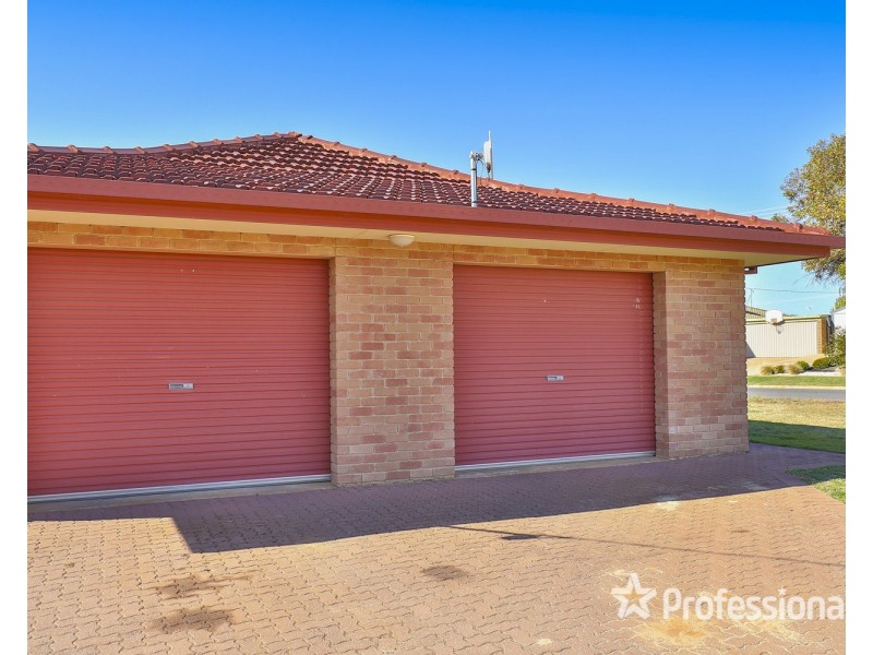 8 Hampton Court, Red Cliffs VIC 3496