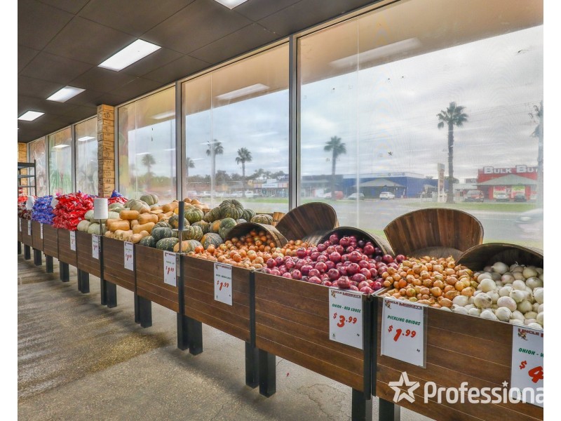 . Uncle Monkeys Fruit Market, Mildura VIC 3500