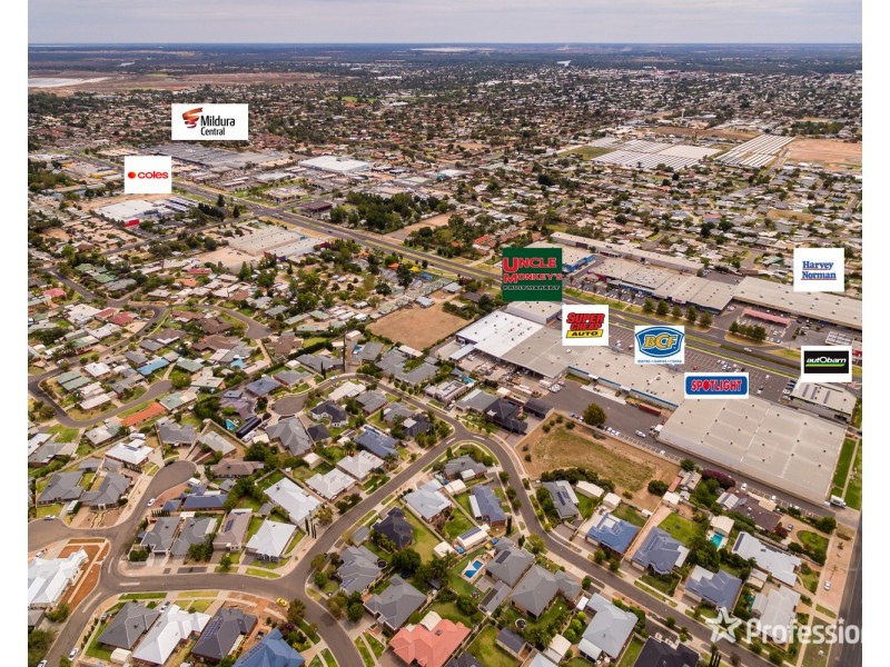 . Uncle Monkeys Fruit Market, Mildura VIC 3500