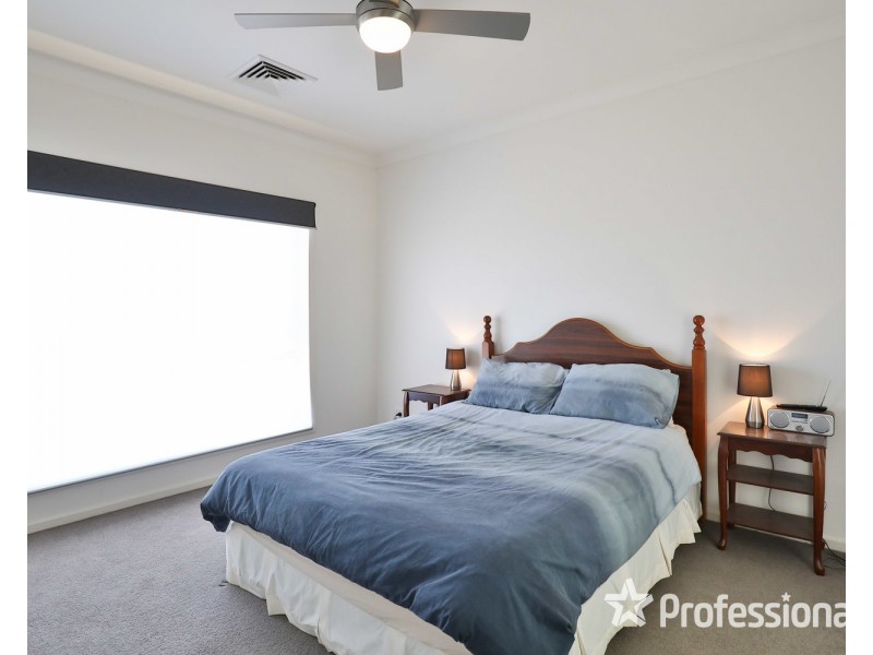 18 Dawn Avenue, Gol Gol NSW 2738