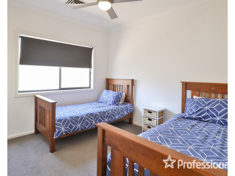 18 Dawn Avenue, Gol Gol NSW 2738