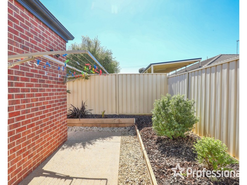 18 Dawn Avenue, Gol Gol NSW 2738
