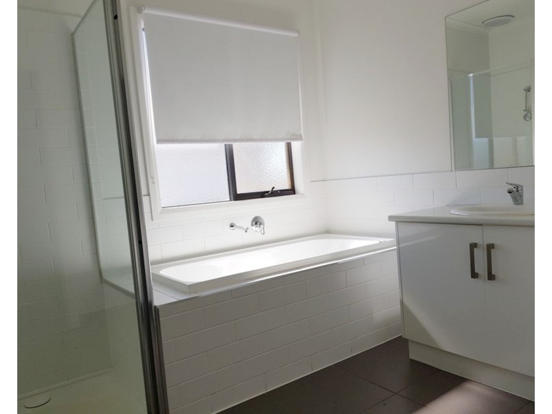 2/9 Toorak Drive, Irymple VIC 3498