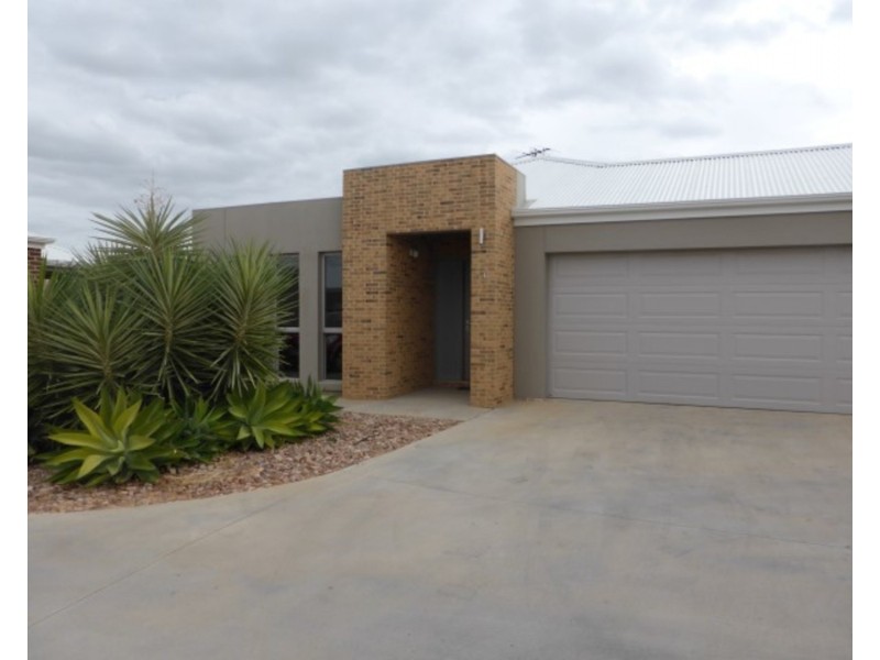 1/11 Wisteria Way, Mildura VIC 3500