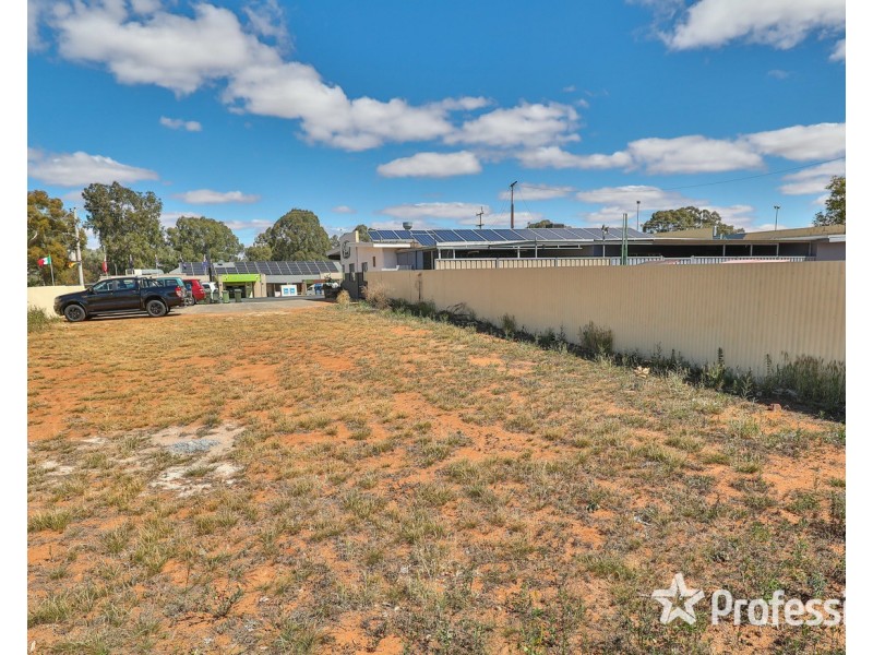 30-32 Adelaide Street, Gol Gol NSW 2738