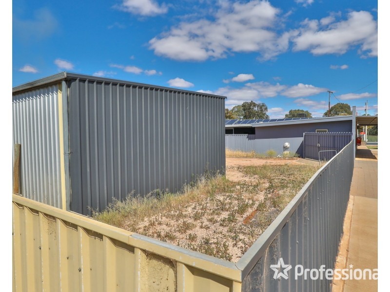 30-32 Adelaide Street, Gol Gol NSW 2738