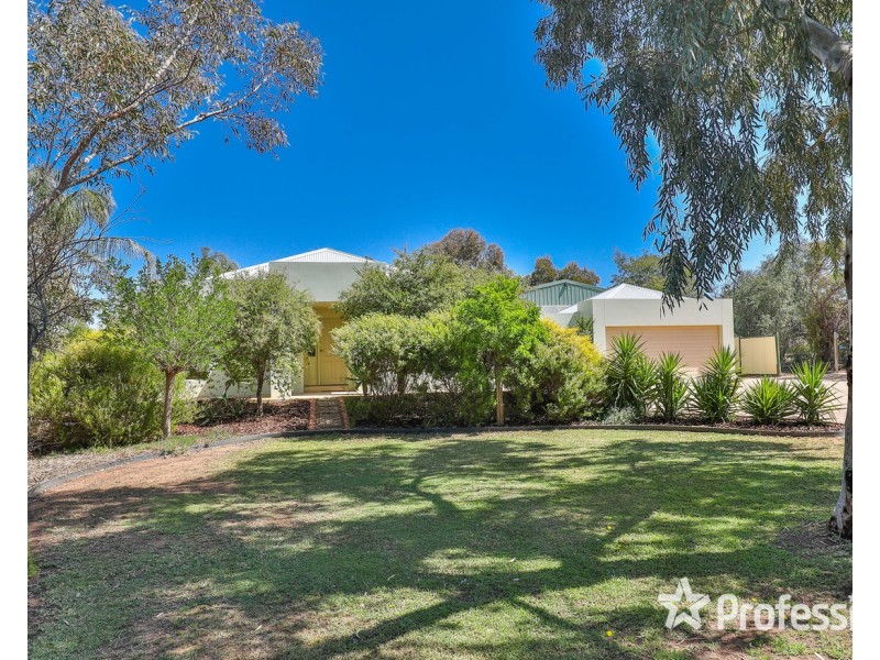 658 Cureton Avenue, Nichols Point VIC 3501