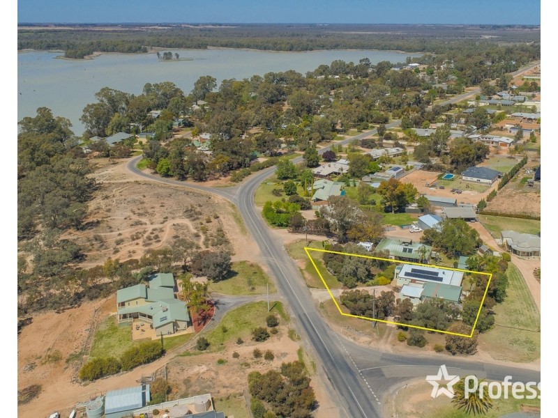 658 Cureton Avenue, Nichols Point VIC 3501