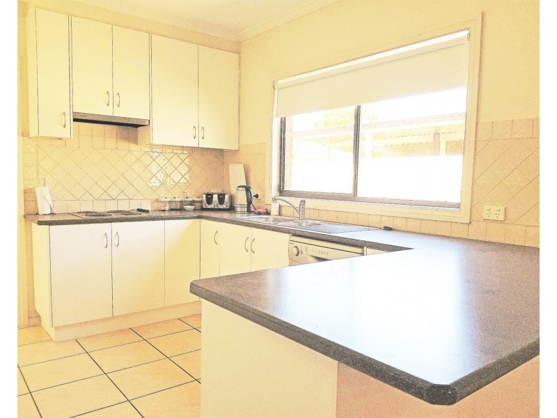 8 Bristol Way, Mildura VIC 3500