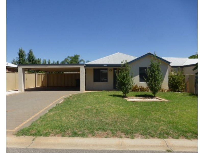 2 Robert Court, Gol Gol NSW 2738